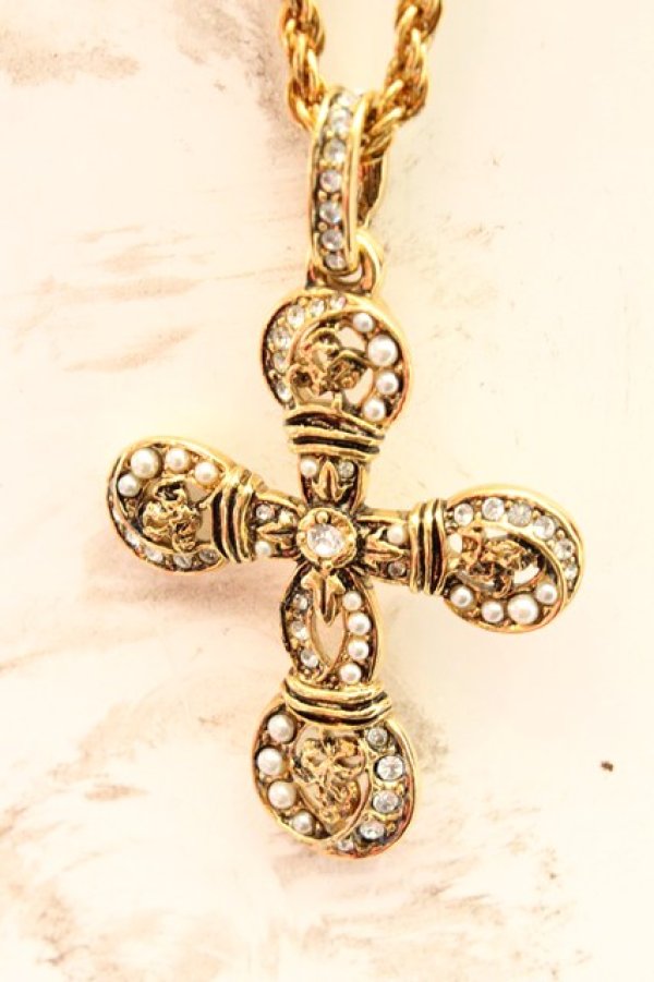 画像1: KANEKO ISAO / 人工真珠使用 クロスネックレス  ゴールド O-26-02-26-1022-EL-AC-IG-OS (1)