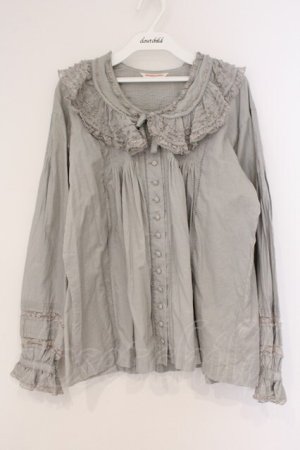 画像: WONDERFUL WORLD / レースフリルカラータックブラウス  グレー O-26-02-26-041-LO-BL-IG-OS