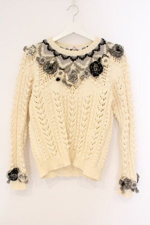 画像: WONDERFUL WORLD / ローズモチーフ透かし編みニット  アイボリー×クロ O-26-02-26-042-LO-TO-IG-OS