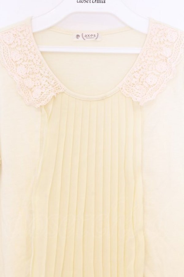 画像2: axes femme / ネックレス付プリーツプルオーバー  イエロー O-26-03-01-015-AX-TO-OW-OS (2)