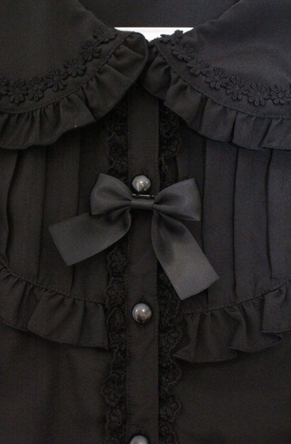 画像2: metamorphose / サテンブローチ付きブラウス  クロ O-26-03-02-045-ME-BL-OW-OS (2)