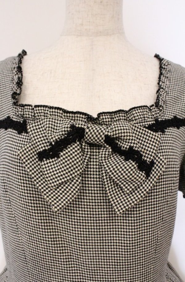 画像2: metamorphose / CL ロイヤルタータンリボンワンピース  クロ×シロ O-26-03-02-015-ME-OP-IG-OS (2)