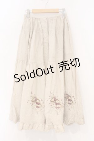 画像: KETTY / 刺繍入りギンガムスカート  ベージュ O-26-03-03-082-EL-SK-IG-OS