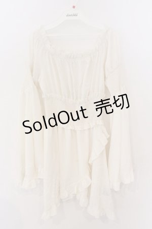 画像: Qutie Frash / オフショルチュニック  ホワイト O-26-03-06-048-QU-TO-IG-OS