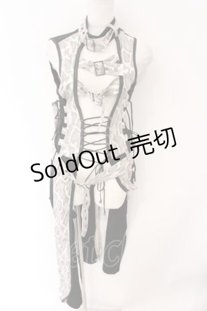 画像: Qutie Frash / ベルトロングベスト  ホワイト×ブラック O-26-03-06-060-QU-TO-IG-OS