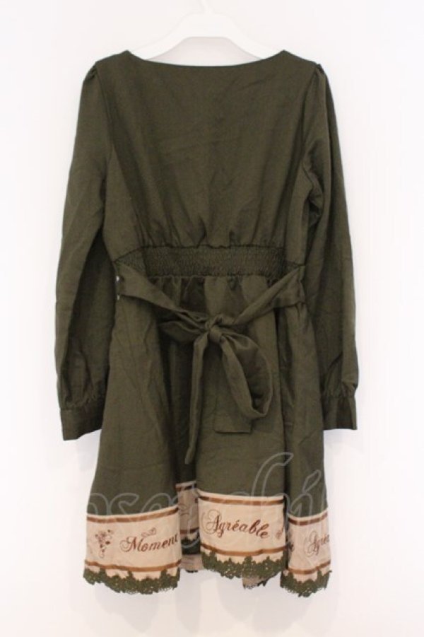 画像3: axes femme POETIQUE / 英字刺繍ワンピース M グリーン O-26-03-07-1037-AX-OP-IG-OS (3)