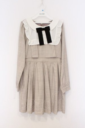 画像: Ank Rouge / チェック柄ヨークフリルSET/UPワンピース  ベージュ O-26-03-07-1005-CA-OP-IG-OS