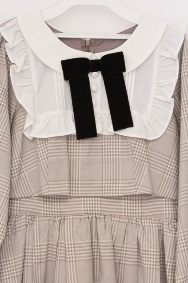 画像2: Ank Rouge / チェック柄ヨークフリルSET/UPワンピース  ベージュ O-26-03-07-1005-CA-OP-IG-OS (2)