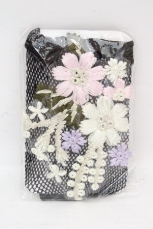画像: Hoshibako Works / 花モチーフ刺繍ワッペン付き靴下  クロ O-26-03-07-2004-LO-ZA-IG-OS