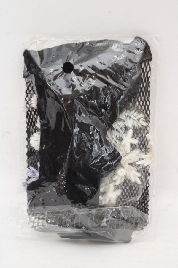 画像3: Hoshibako Works / 花モチーフ刺繍ワッペン付き靴下  クロ O-26-03-07-2004-LO-ZA-IG-OS (3)