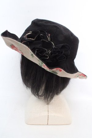 画像: axes femme / モチーフ付きリバーシブルハット  クロ×花柄ベージュ O-26-03-07-003-AX-AC-OW-OS