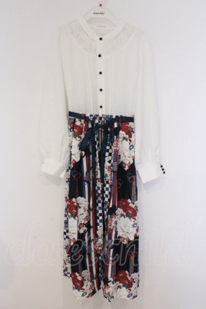 画像: axes femme / 菊柄ワンピース F シロ O-26-03-08-009-AX-OP-OW-OS