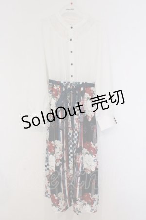 画像: axes femme / 菊柄ワンピース F シロ O-26-03-08-009-AX-OP-OW-OS