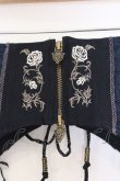 画像2: Ozz Croce / 薔薇刺繍フラップ付きコルセット  ブルー O-26-03-08-022-OO-ZA-OW-OS (2)