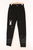 画像1: NieR Clothing / 刺繍DESIGN FAKE ZIPPER STYLISH PANTS【CRY RABBIT】　パンツ  ブラック O-26-03-10-082-PU-PA-IG-OS (1)