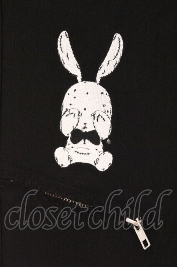 画像2: NieR Clothing / 刺繍DESIGN FAKE ZIPPER STYLISH PANTS【CRY RABBIT】　パンツ  ブラック O-26-03-10-082-PU-PA-IG-OS (2)