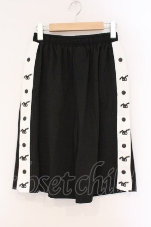 画像: NieR Clothing / サイドボタンハーフパンツ  ブラック×ホワイト O-26-03-10-085-PU-PA-IG-OS