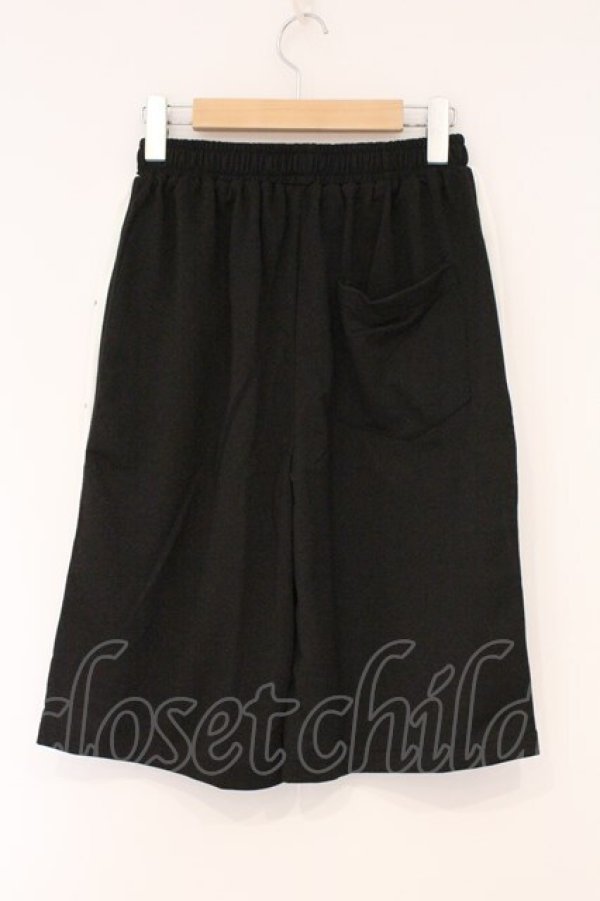 画像3: NieR Clothing / サイドボタンハーフパンツ  ブラック×ホワイト O-26-03-10-085-PU-PA-IG-OS (3)