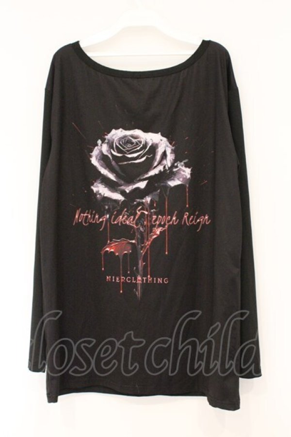 画像1: NieR Clothing / 総柄転写カットソー  ブラック バックローズ O-26-03-10-092-PU-TO-IG-OS (1)