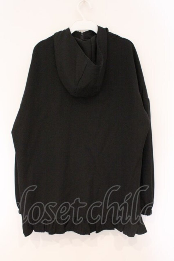 画像4: NieR Clothing / 裾フリルZIP OUTER【DESIGN刺繍】パーカー  ブラック O-26-03-10-095-PU-TO-IG-OS (4)