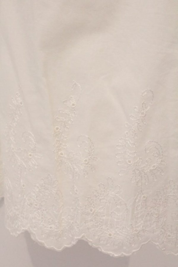 画像4: PINK HOUSE / 裾刺繍ローン切り替えカットワンピース  シロ O-26-03-10-009-LO-OP-IG-OS (4)