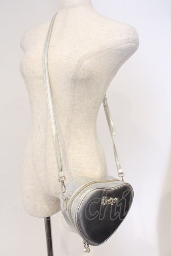 画像1: axes femme POETIQUE / ロゴプレートハートポシェット  シルバー O-26-03-11-030-AX-BG-IG-OS (1)