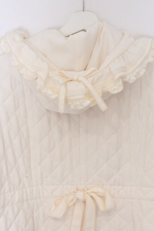 画像5: PINK HOUSE / フリルフード付きキルティングロングコート  アイボリー O-26-03-12-1016-LO-CO-IG-OS (5)