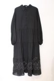 画像1: NieR Clothing / 刺繍ロングワンピース  ブラック O-26-03-12-1024-PU-JA-IG-OS (1)