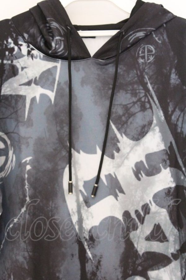 画像2: NieR Clothing / 転写pt半袖パーカー F ブラックロゴ O-26-03-13-041-PU-TO-OW-OS (2)