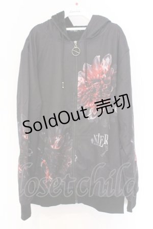 画像: NieR Clothing / 内側ふわもこZIPパーカー F ブラック×レッド花柄 O-26-03-13-054-PU-CO-OW-ZT550