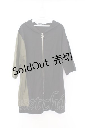 画像: NieR Clothing / 刺繍入りバイカラーパーカー F ブラック×カーキグリーン O-26-03-13-056-PU-TO-OW-OS