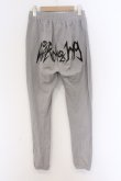 画像2: NieR Clothing / プリントスウエットパンツ F ライトグレー O-26-03-13-017-PU-PA-OW-OS (2)