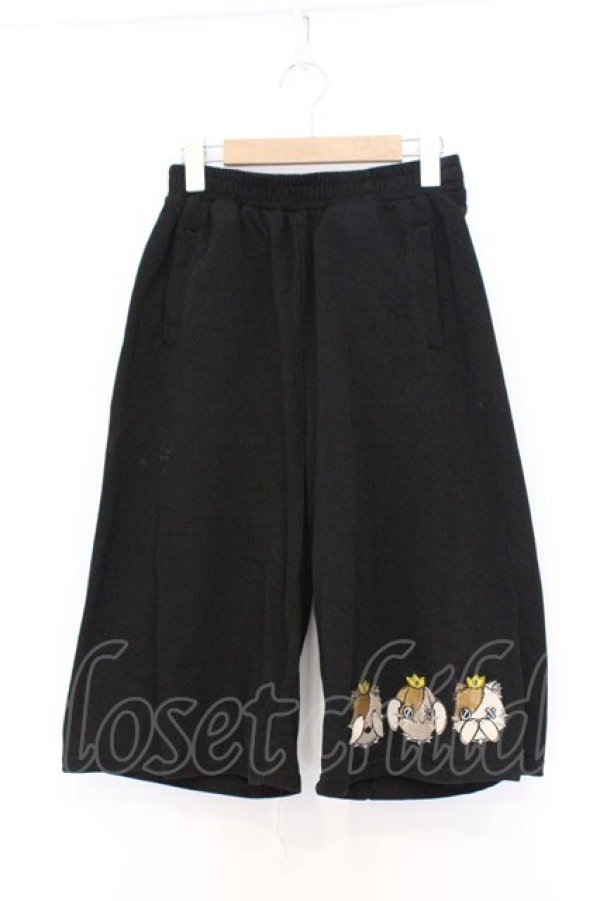 画像1: NieR Clothing / 刺繍入りハーフパンツ F ブラック×見ざる聞かざる言わざるミケ O-26-03-13-020-PU-PA-OW-OS (1)