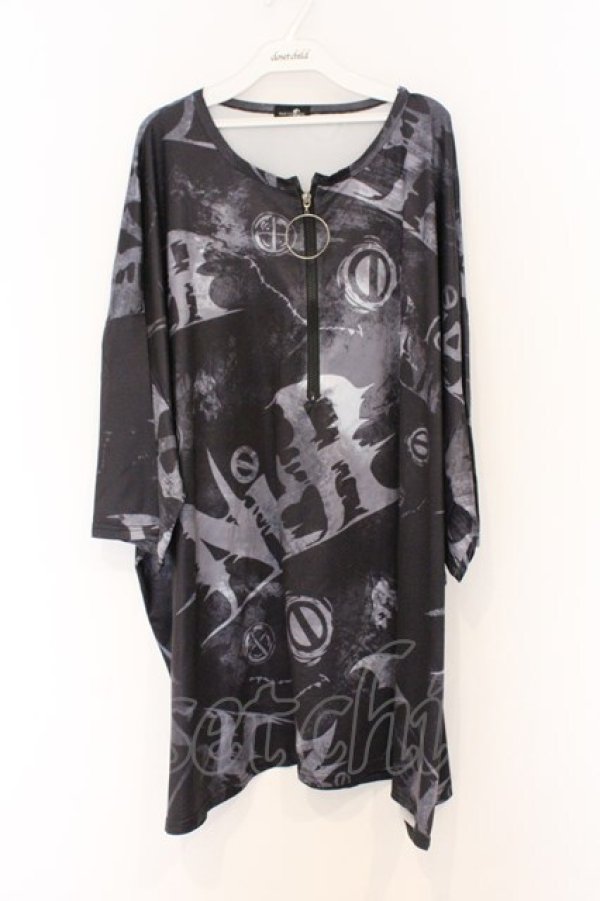 画像1: NieR Clothing / 転写ptハーフZIPプルオーバー F ブラック×ロゴプリント O-26-03-13-026-PU-TO-OW-OS (1)