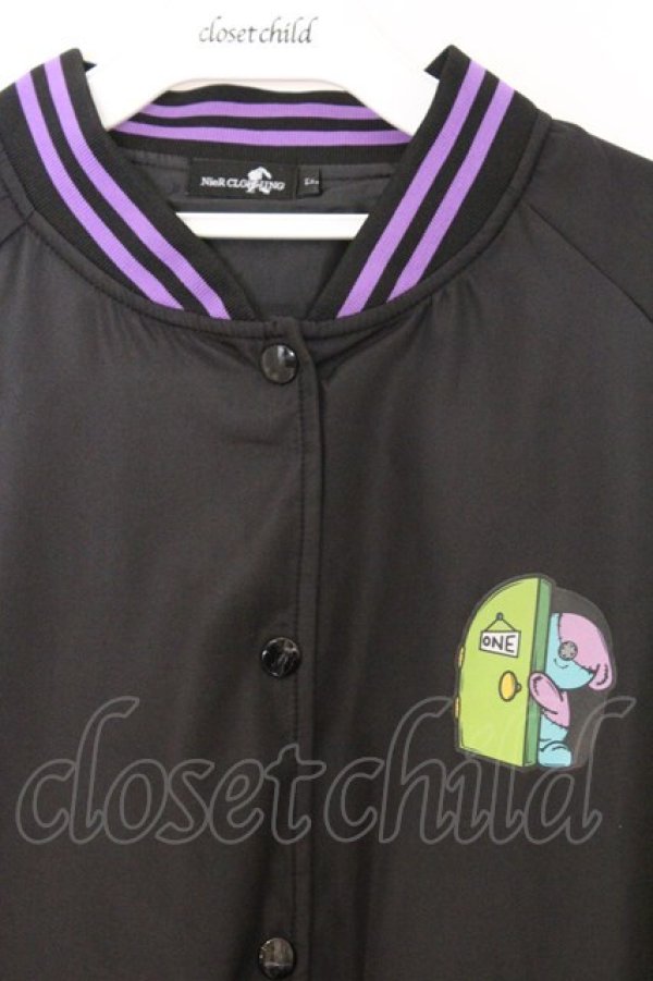 画像2: NieR Clothing / キャラptブルゾンジャケット F ブラック（ONE君） O-26-03-13-030-PU-JA-OW-OS (2)