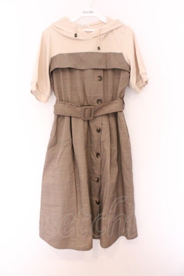 画像1: axes femme / パーカードッキングワンピース  ベージュ O-26-03-14-1082-AX-OP-IG-OS (1)