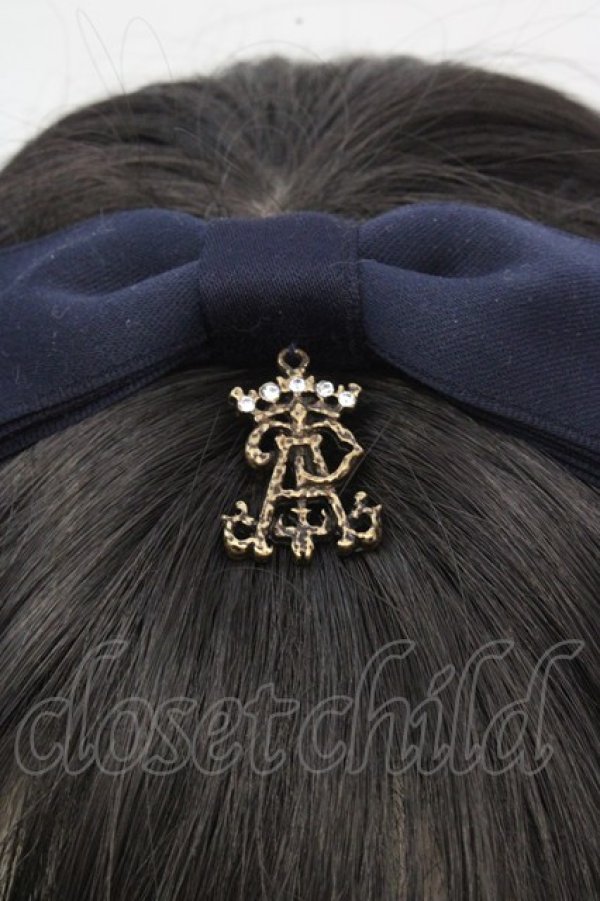 画像2: ALICE and the PIRATES / サテンリボンのまんなかリボンカチューシャ  ネイビー O-26-03-14-088-PA-AC-YM-OS (2)