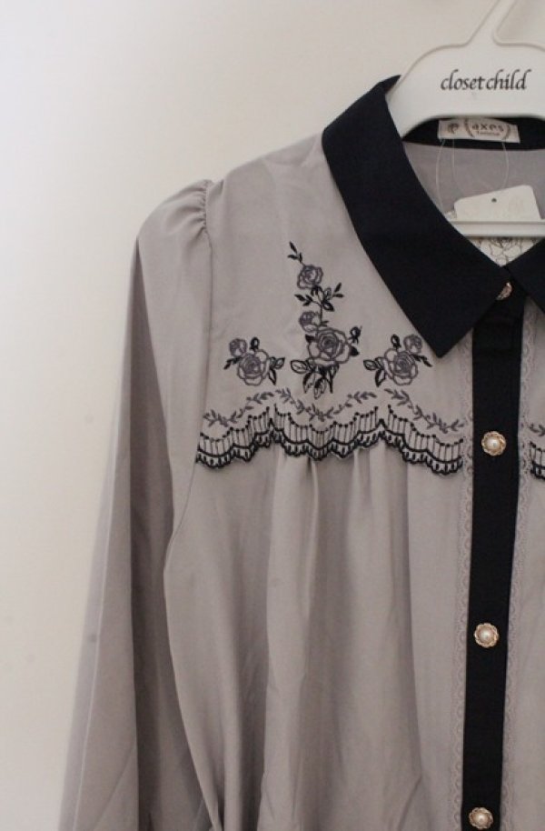 画像2: axes femme / ヨークバラ刺繍ワンピース M グレー×ネイビー O-26-03-16-046-AX-OP-IG-OS (2)