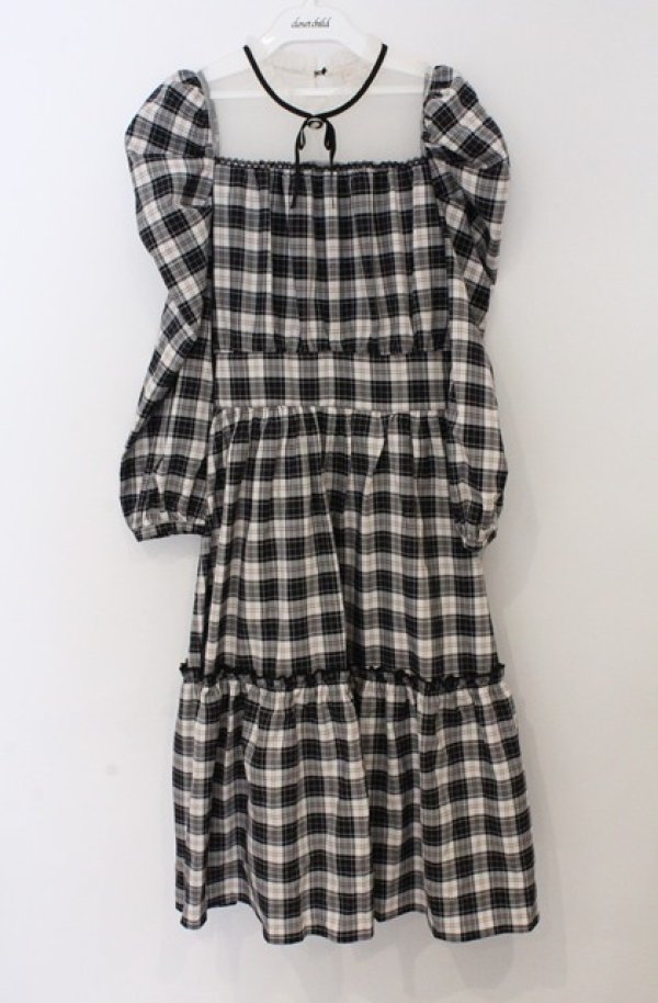 画像1: axes femme POETIQUE / チェックティアードロングワンピース  アイボリー×クロチェック O-26-03-16-058-AX-OP-IG-OS (1)