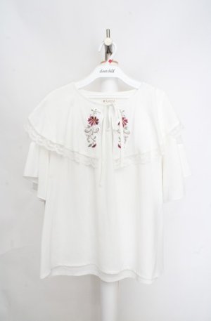 画像: axes femme / 刺繍入ケープブラウス F シロ O-26-03-18-048-AX-BL-IG-OS