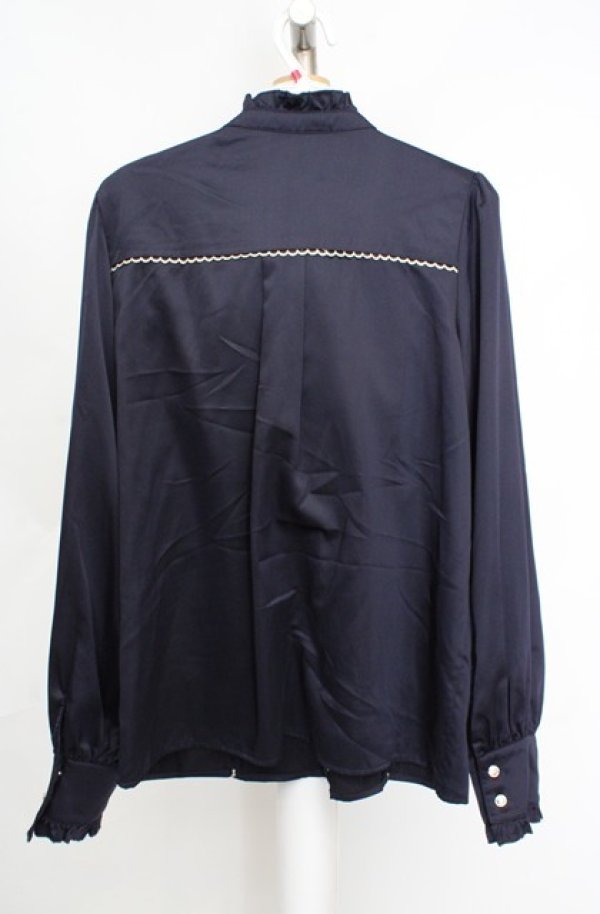 画像3: axes femme kawaii / サテンブラウス  アイボリー×ワイン O-26-03-18-055-AX-BL-IG-OS (3)