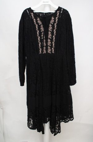 画像: axes femme / 胸元刺繍レースワンピース  クロ O-26-03-18-067-AX-OP-IG-OS