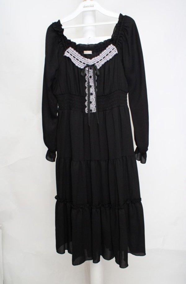 画像1: axes femme POETIQUE / オフショルティアード長袖ワンピース M クロ O-26-03-18-068-AX-OP-IG-OS (1)