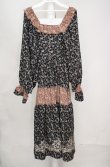 画像1: axes femme NOSTALGIE / 小花切替裾刺繍ワンピース  クロ×ブラウン O-26-03-18-074-AX-OP-IG-OS (1)