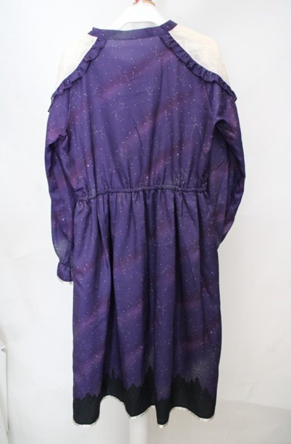 画像3: axes femme / 冬の夜空柄肩レース切替ワンピース  パープル O-26-03-18-075-AX-OP-IG-OS (3)
