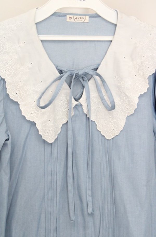 画像2: axes femme / ビッグ襟ブラウス  サックス×シロ O-26-03-18-002-AX-BL-IG-OS (2)