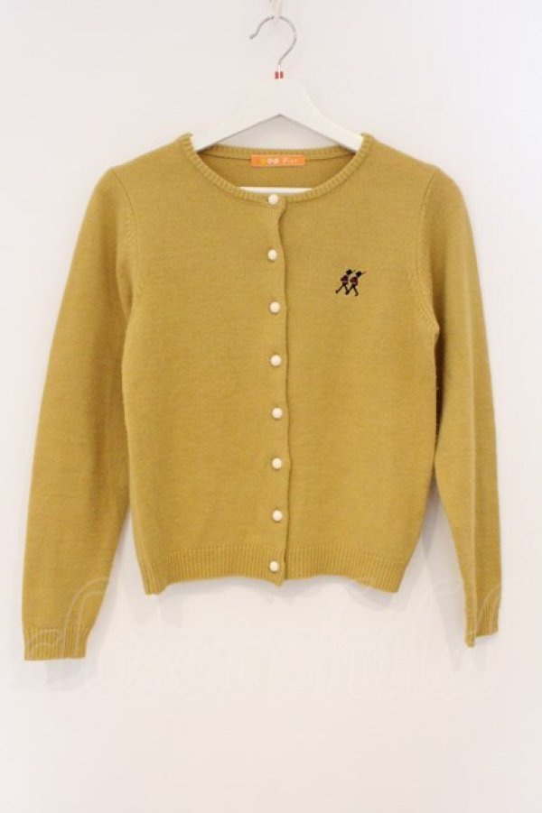画像1: Fi.n.t / ロンドン兵隊刺繍ニットカーディガン F マスタード O-26-03-19-001-CA-TO-OW-OS (1)