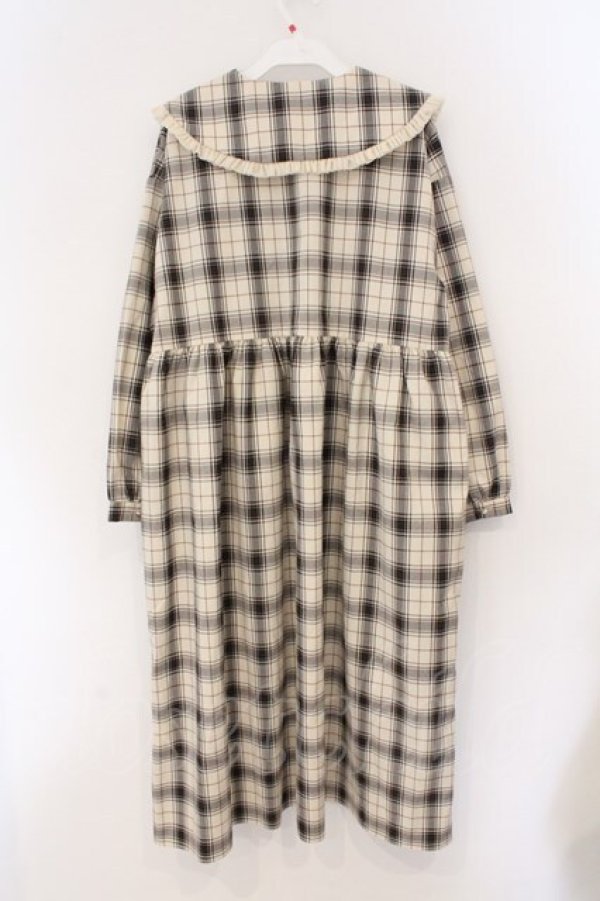 画像3: merry jenny / ベロアフリルチェックワンピース F ベージュ O-26-03-19-008-LO-OP-OW-OS (3)