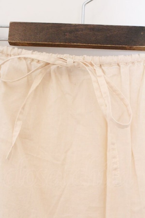 画像2: PINK HOUSE / 裾フリル使いローンスカート  キナリ O-26-03-19-082-LO-SK-OW-OS (2)