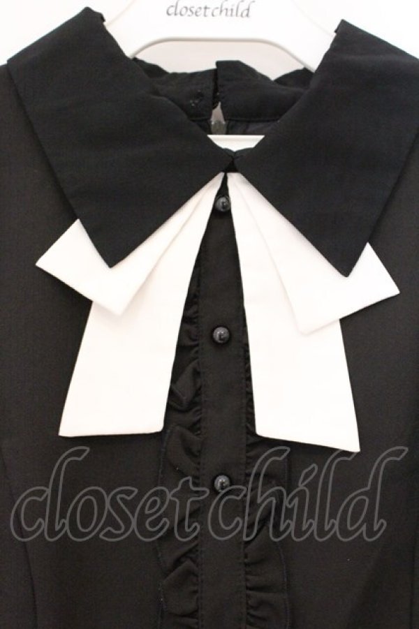 画像2: Rojita / 飾りリボンブローチ付き肩レースワンピース  クロ O-26-03-21-029-LO-OP-IG-OS (2)